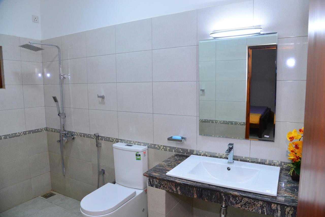 Bed and Breakfast Sunshine Greens Хиккадува Экстерьер фото