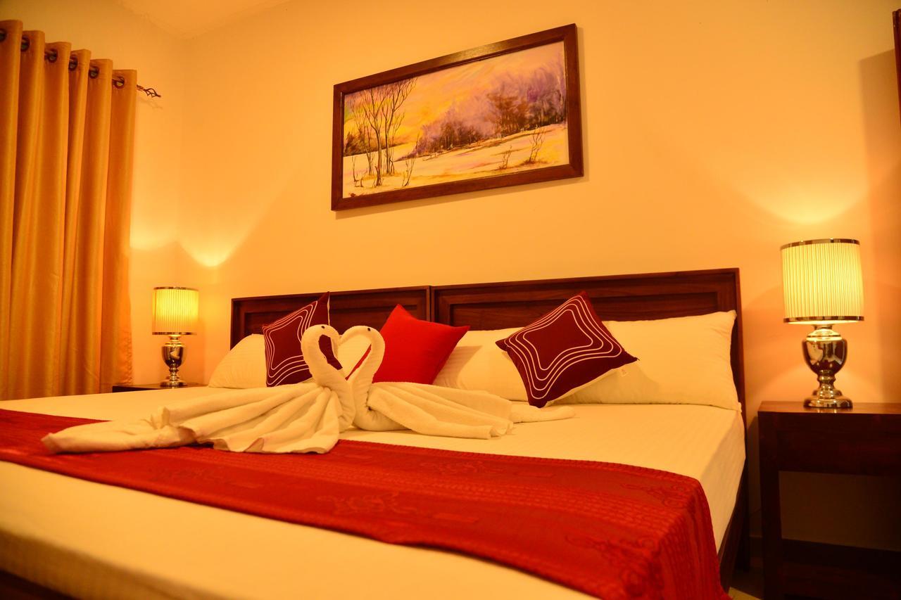 Bed and Breakfast Sunshine Greens Хиккадува Экстерьер фото