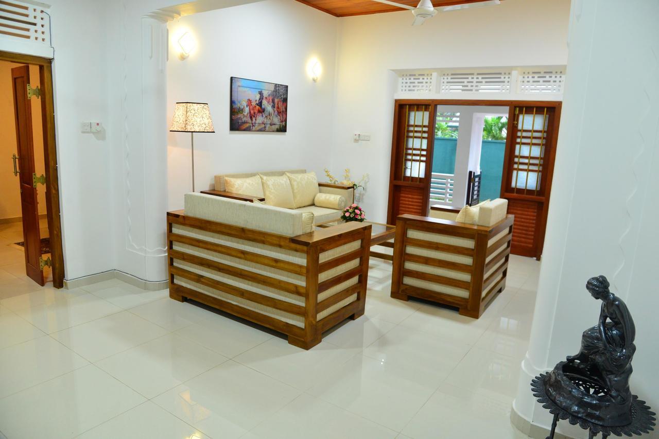 Bed and Breakfast Sunshine Greens Хиккадува Экстерьер фото
