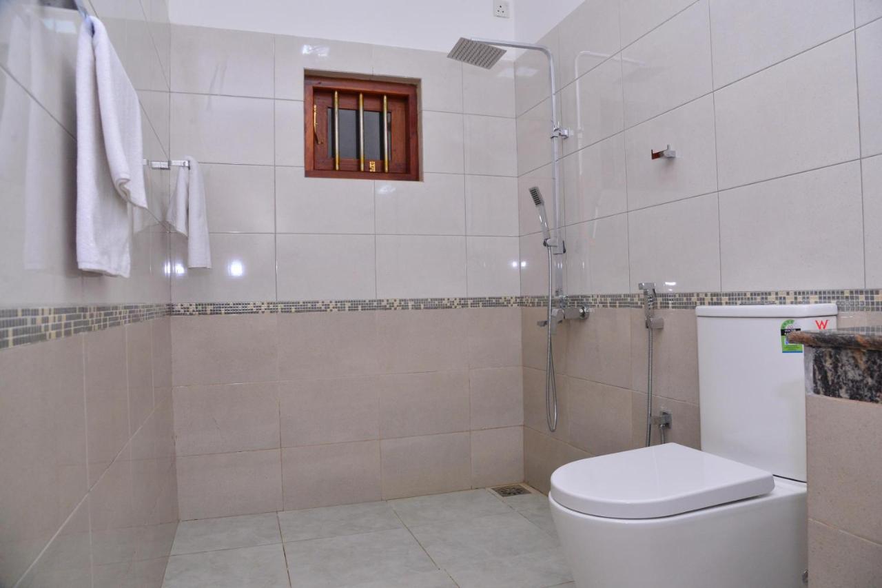 Bed and Breakfast Sunshine Greens Хиккадува Экстерьер фото