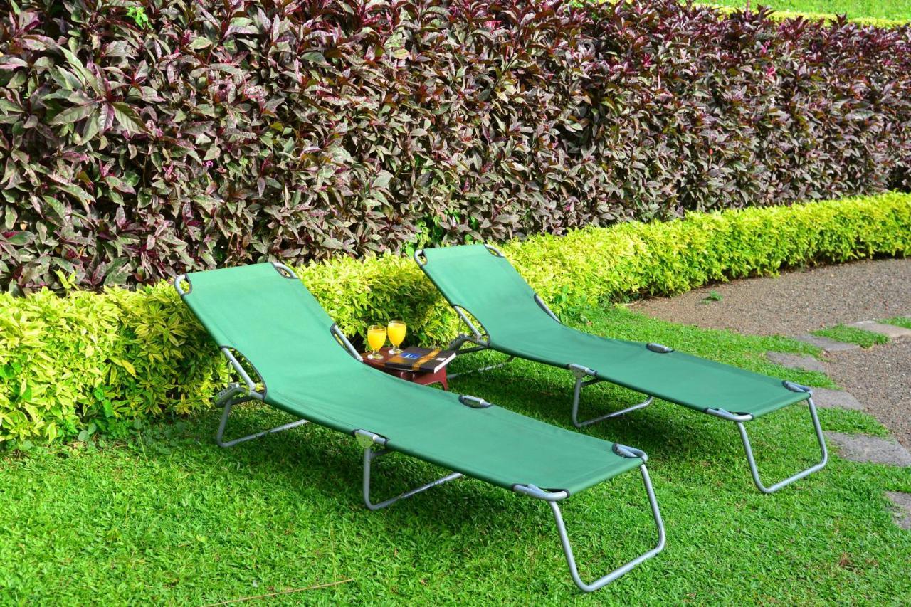 Bed and Breakfast Sunshine Greens Хиккадува Экстерьер фото