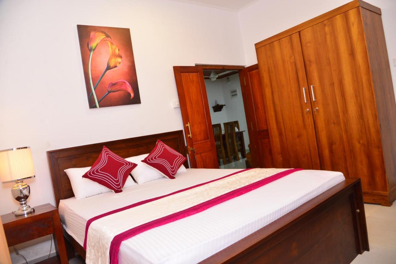 Bed and Breakfast Sunshine Greens Хиккадува Экстерьер фото